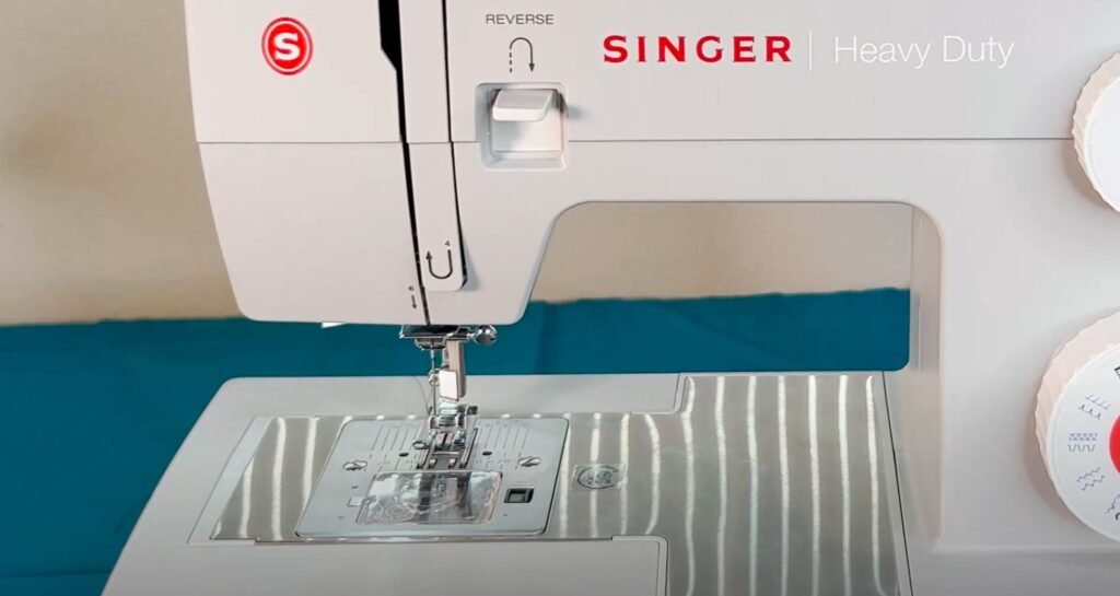 Singer Heavy Duty 4411 Sewing Machine Needle Plate