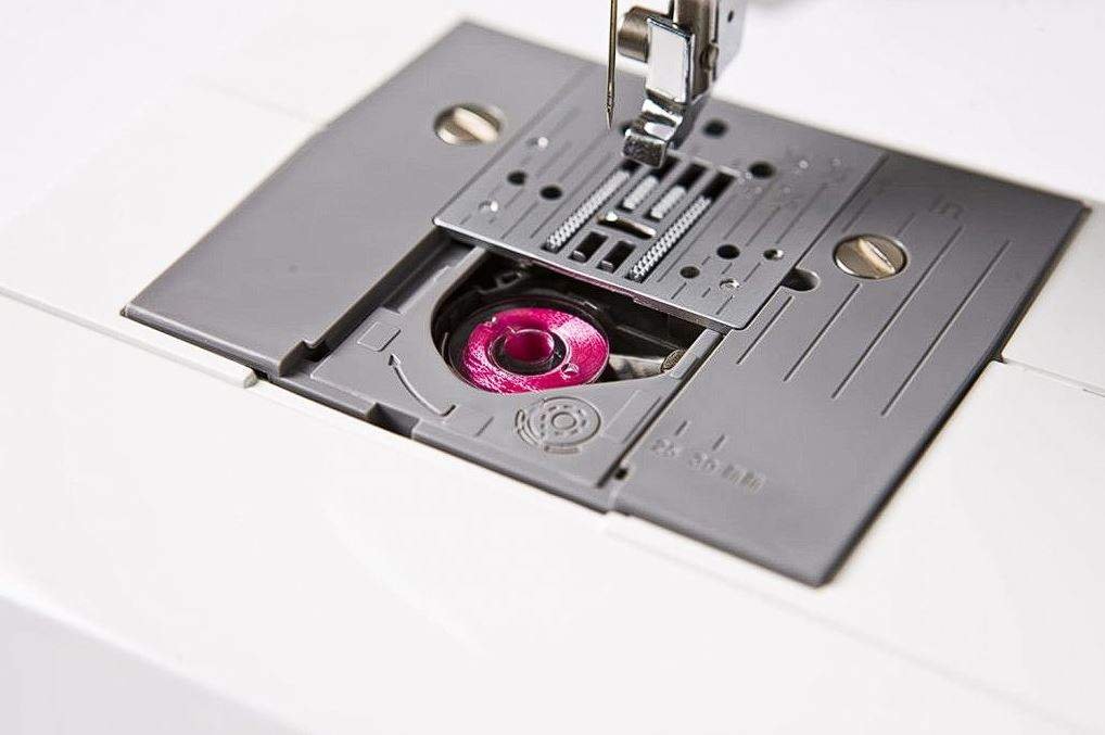 Brother LS14S Metal Chassis Sewing Machine bobbin